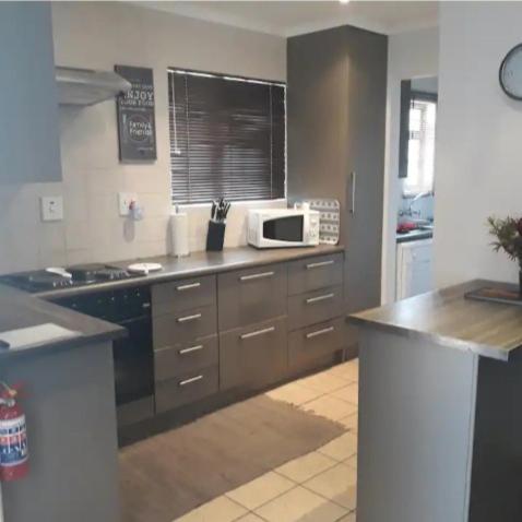 Fancy Pansy Appartement Germiston Buitenkant foto